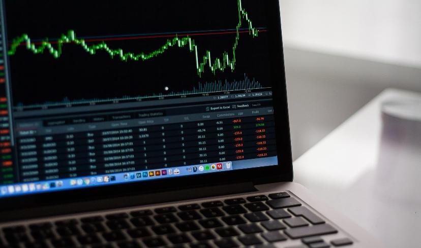 ASX Gains Ground as Investors Rotate into Staples and Materials While Tech Takes a Hit