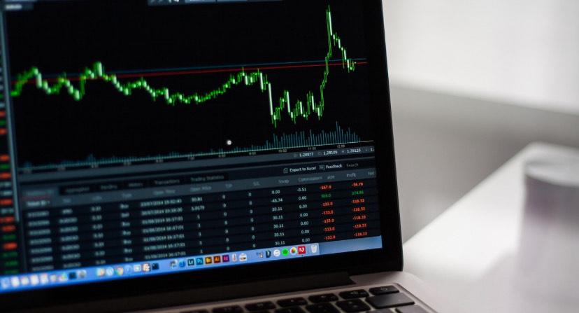 ASX Edges Higher as Real Estate and Financials Lead Gains, Small Caps Lag