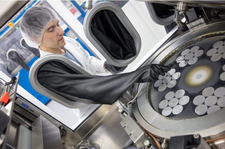 BluGlass Secures Breakthrough Defence Contract with India, Shares Surge 16%